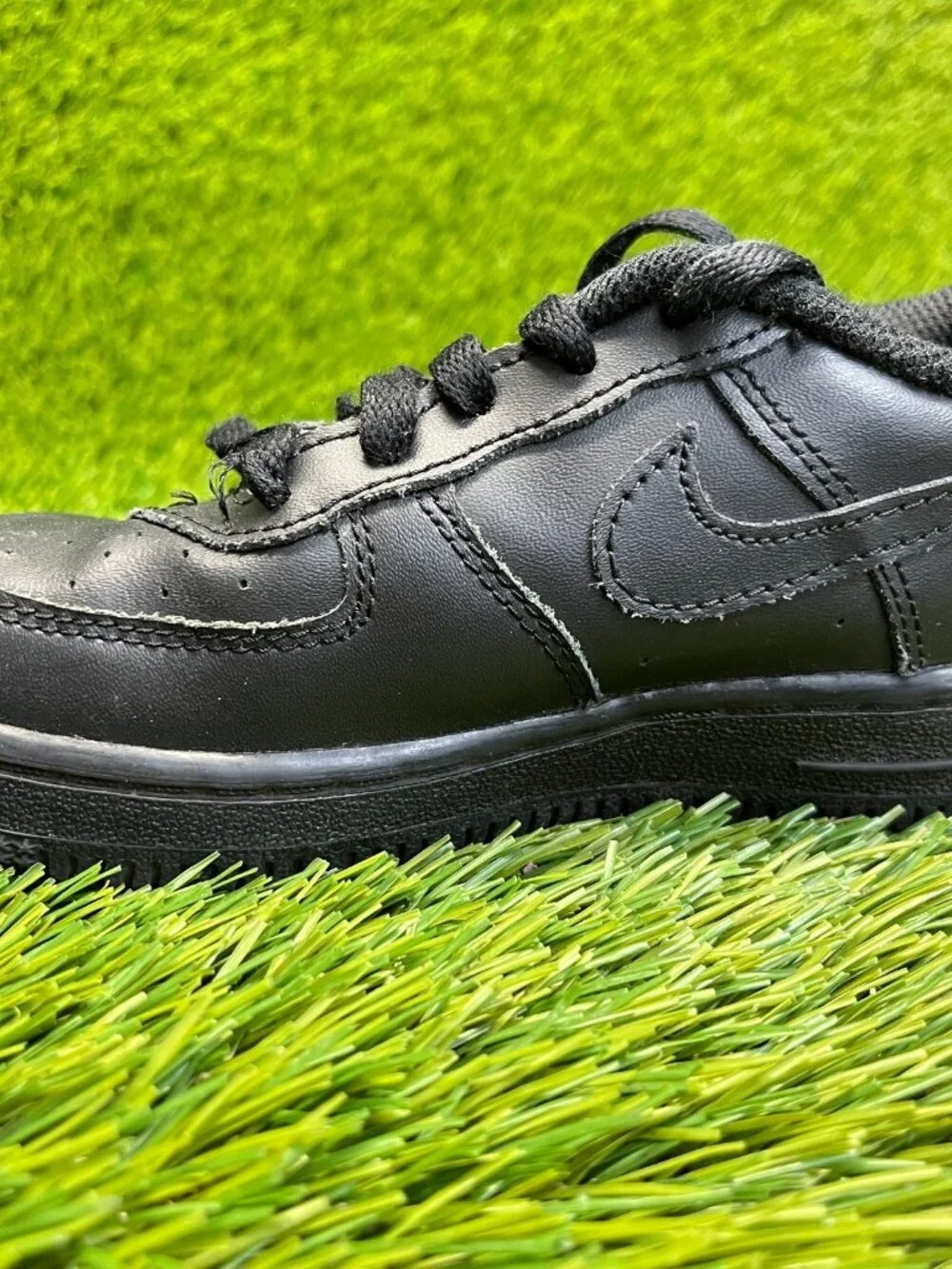 Nike Air Force 1 Low Boys Size 10C Black Athletic Walking Leather Shoes Sneakers